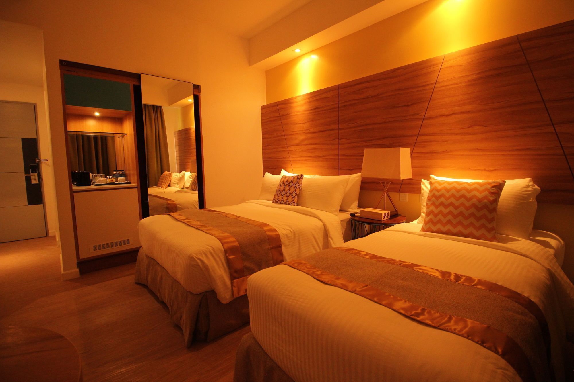 Ferra Hotel And Garden Suites Balabag  Zewnętrze zdjęcie