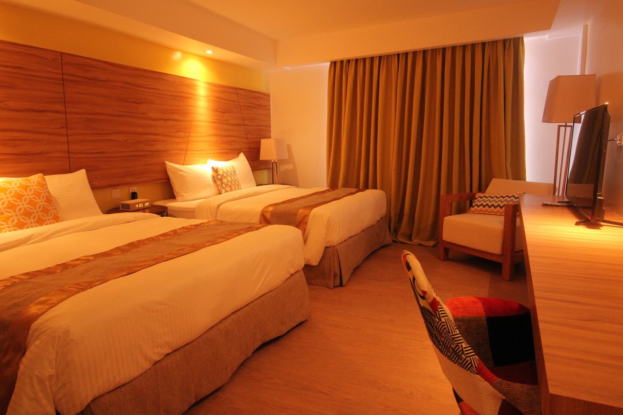 Ferra Hotel And Garden Suites Balabag  Zewnętrze zdjęcie